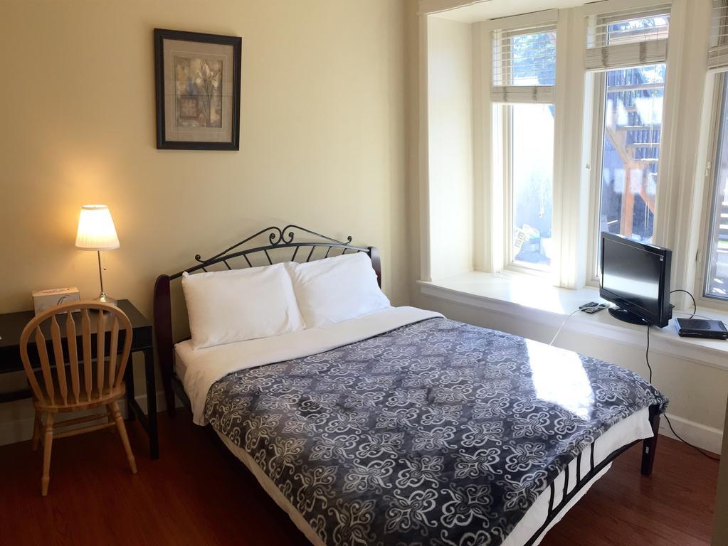 Imperial House Bed & Breakfast Burnaby Rom bilde